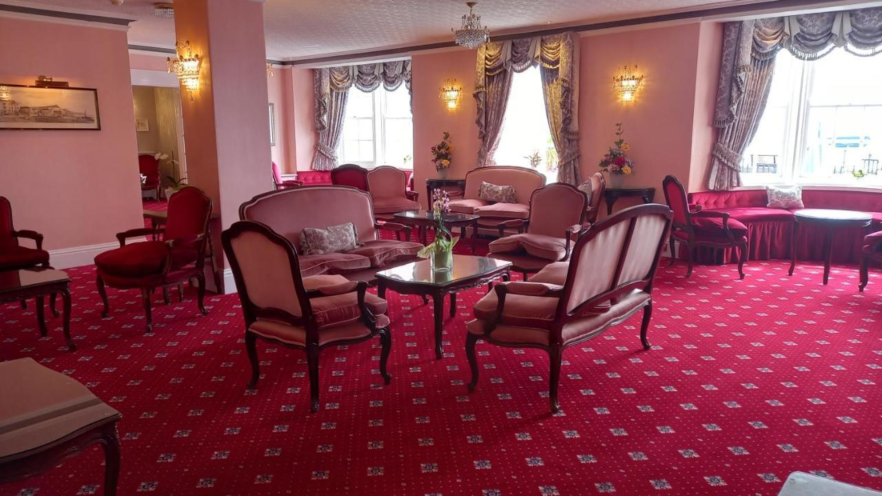 Отель Riviera 4*