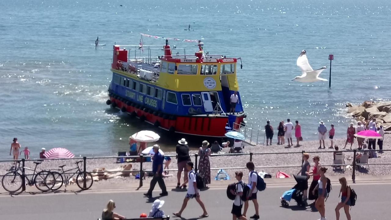 Отель Riviera